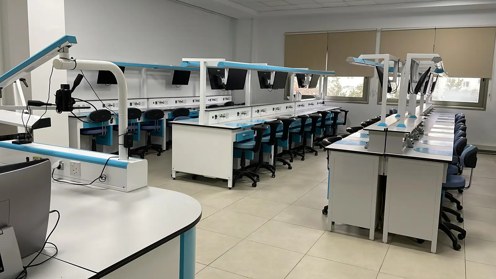 Pre-clinical dental lab