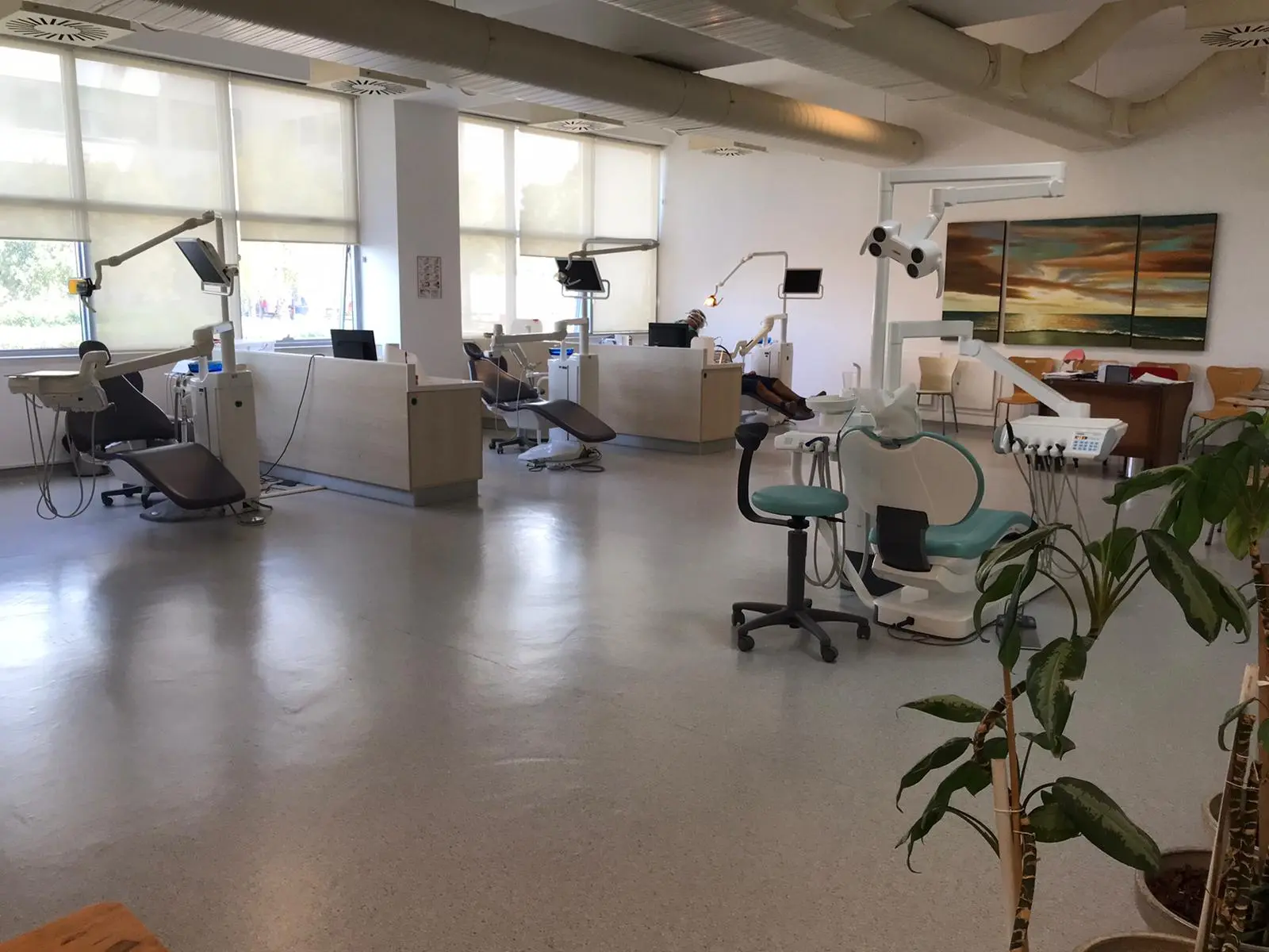 Dental teaching clinic, Faculty of Dentistry